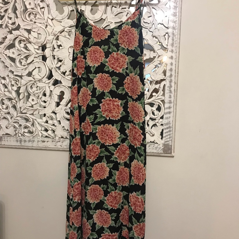 Show me your Mumu spaghetti strapped high low 🌸